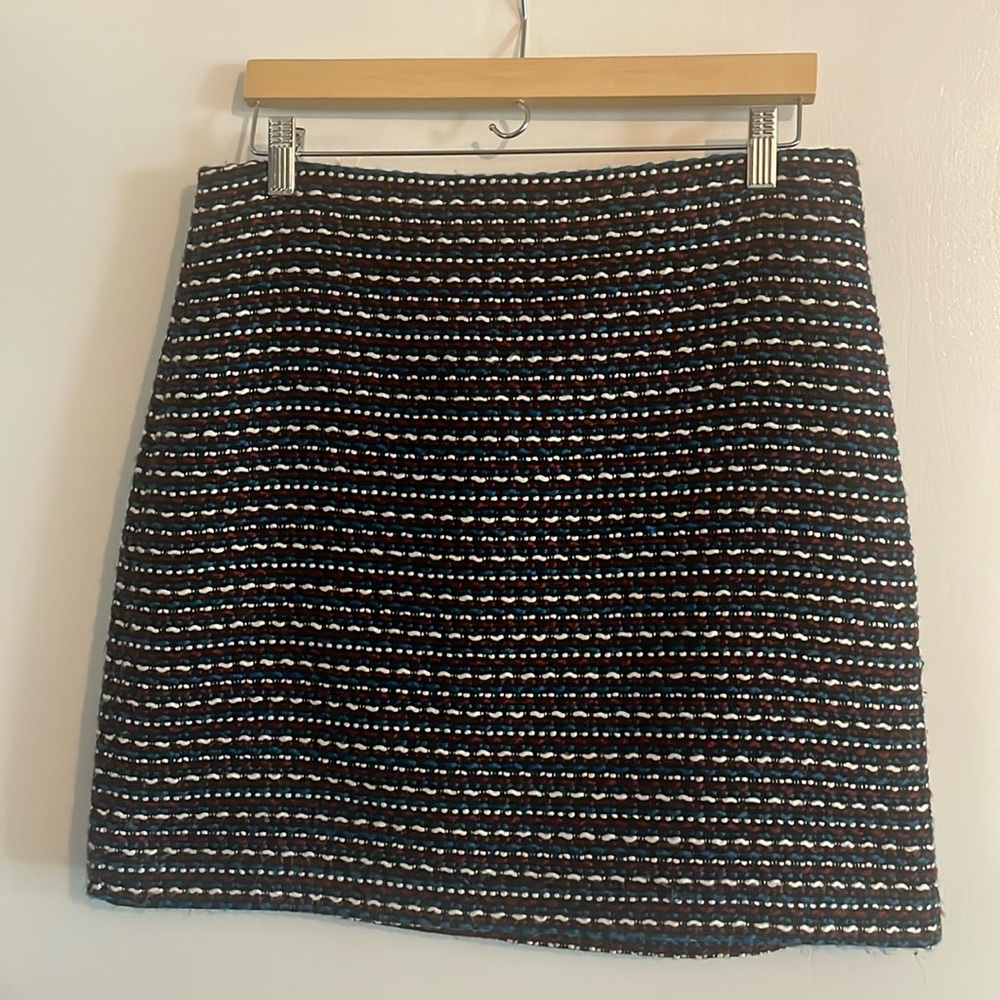 LOFT tweed mini skirt - burgundy, black, while and blue size 10. Zipper closure